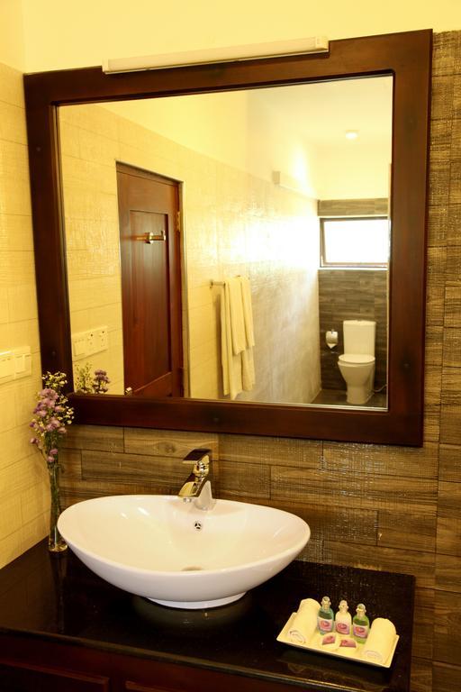 Oreeka - Katunayake Airport Transit Hotels Szoba fotó