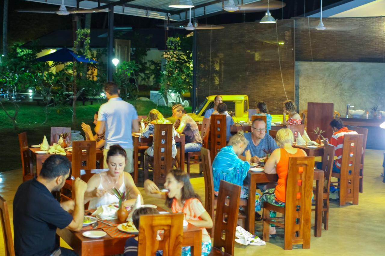 Oreeka - Katunayake Airport Transit Hotels Kültér fotó